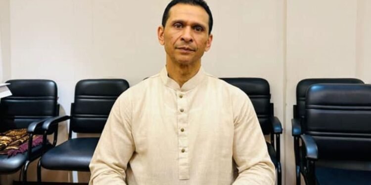 Sohel-Taj-finally-left-Dhaka-for-America
