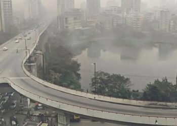 ঢাকায় তাপমাত্রা নামল ১৭.৮ ডিগ্রিতে, বাড়ছে শীতের অনুভূতি