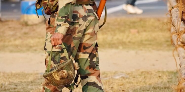 মন্দিরে প্রবেশে অস্বীকৃতি: খ্রিস্টান সেনা কর্মকর্তার বরখাস্তের আদেশ বহাল