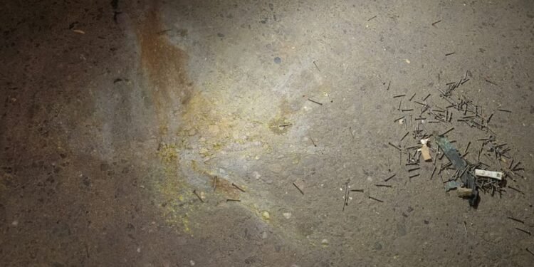 এবার দুদকের সামনে ককটেল বিস্ফোরণ