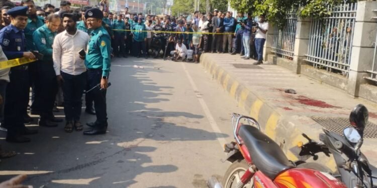 হাজিরা দিয়ে বের হতেই ফিল্মি স্টাইলে হা/ম/লা: গু/লি/তে রাজন নি/হ/ত, আ/হ/ত হাসিব নিখোঁজ