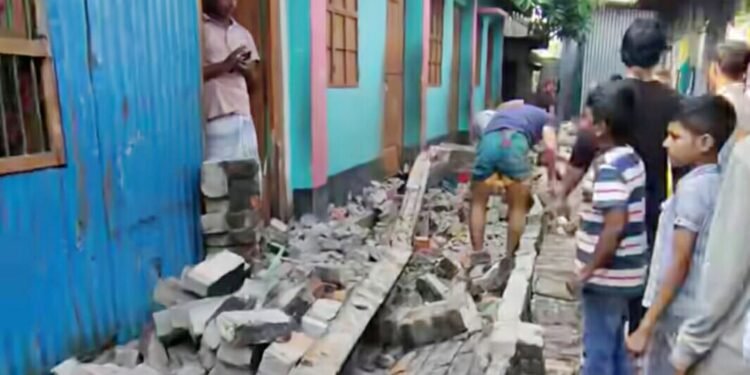 Child-dies-in-wall-collapse-due-to-earthquake-in-Narayanganj