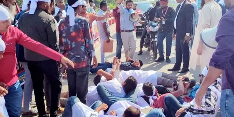 Protests-in-shrouds-surrounding-Rizvi-in-Patuakhali