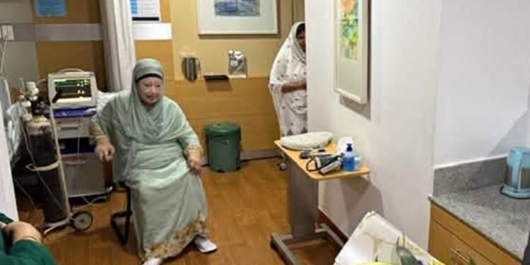 Khaleda-Zia-admitted-to-hospital