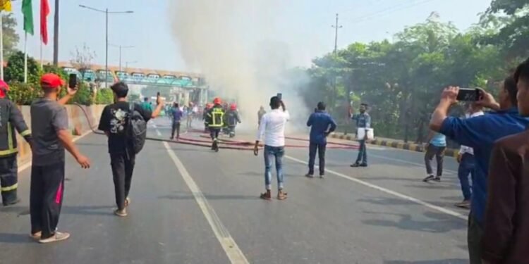 Fire-in-moving-private-car-in-capitals-Kurmitola