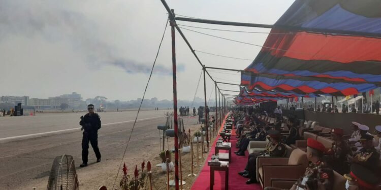 জাতীয় প্যারেড স্কয়ারে প্রধান উপদেষ্টা: দেখলেন ফ্লাই পাস্ট ও প্যারাজাম্পের মহড়া