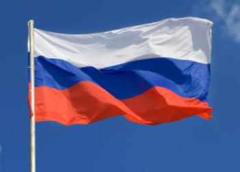 ‘সৈন্য বাঁচাতে পিছু হটা’: ধ্বংসস্তূপ সিভারস্কে এখন রাশিয়ার পতাকা