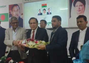 আনুষ্ঠানিকভাবে বিএনপিতে যোগ দিলেন রেজা কিবরিয়া