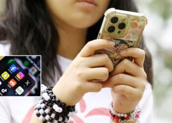 অস্ট্রেলিয়ায় শিশুদের জন্য ফেসবুক-টিকটক-ইউটিউব নিষিদ্ধ