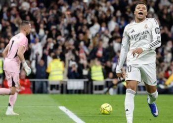 জন্মদিনে ৫৯ গোলের মাইলফলক: রোনালদোর রেকর্ড ছুঁয়ে এমবাপের রাজকীয় উদযাপন