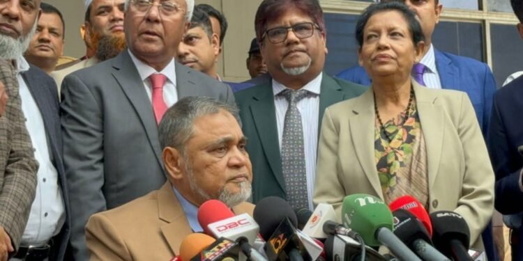 প্রথমবার পোস্টাল ব্যালট: বিশ্বের কাছে ‘রোল মডেল’ হওয়ার স্বপ্ন সিইসির