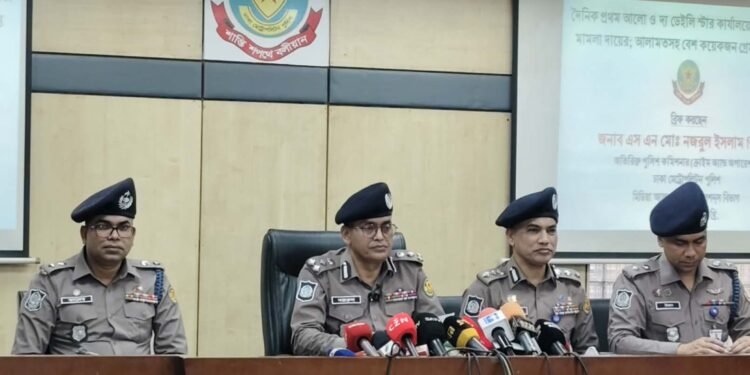 প্রথম আলো অফিসে হামলা: ১৭ জনকে গ্রেপ্তার করল ডিএমপি, শনাক্ত ৩১