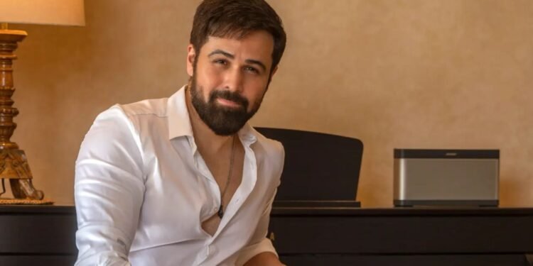 রক্তপাত ও অস্ত্রোপচার উপেক্ষা করে সেটে ফিরলেন ইমরান হাশমি