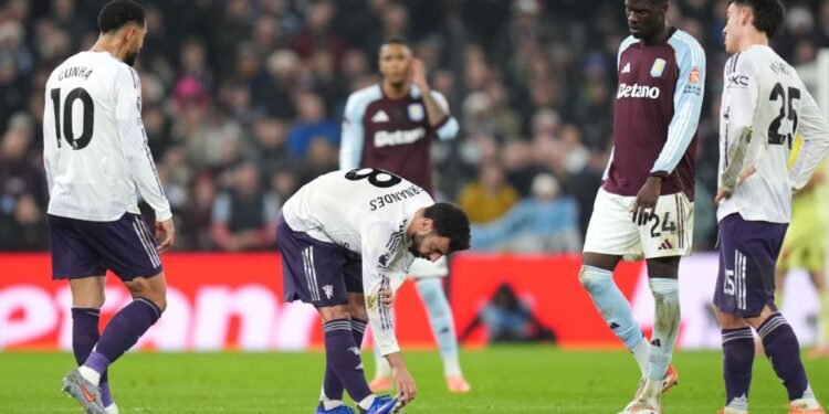 বক্সিং ডের আগে মহাবিপদে ম্যানইউ: ব্রুনো ফের্নান্দেসকে নিয়ে কোচের দুশ্চিন্তা