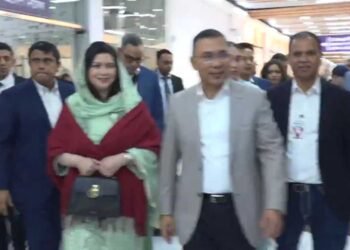 ৬,৩১৪ দিন পর ঢাকায় তারেক রহমান: বেলা ১১টা ৪০ মিনিটে নামল বিমান