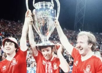 ফুটবলের ‘পিকাসো’ ইউরোপ জয়ী নায়ক জন রবার্টসন আর নেই