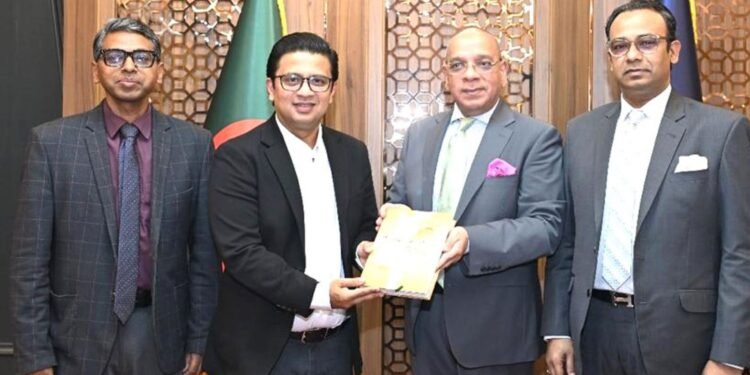 বিনিয়োগ বাড়াতে আইনি সংস্কার জরুরি: সুপ্রিম কোর্টে ডিসিসিআই প্রতিনিধি দল