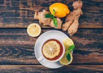 সর্দি-কাশি থেকে মুক্তি: শীতে রোজ এক কাপ আদা-লেবুর চা