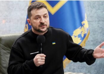 জেলেনস্কির যুক্তরাষ্ট্র সফরের আগেই উত্তপ্ত কিয়েভ