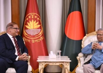 প্রধান উপদেষ্টার সঙ্গে পাকিস্তান হাইকমিশনারের সাক্ষাৎ