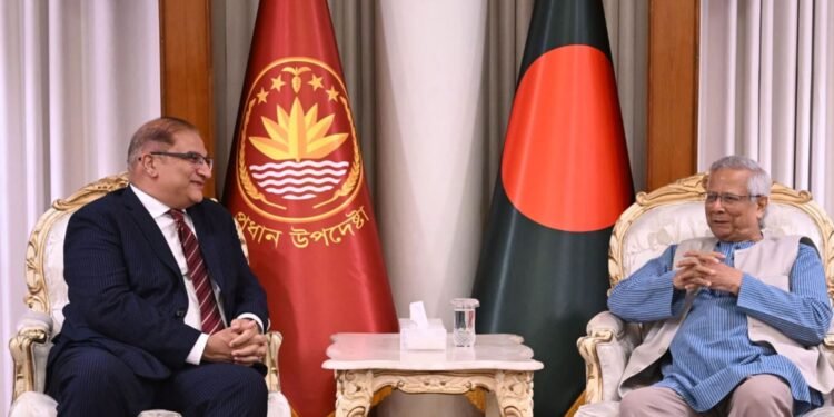 প্রধান উপদেষ্টার সঙ্গে পাকিস্তান হাইকমিশনারের সাক্ষাৎ