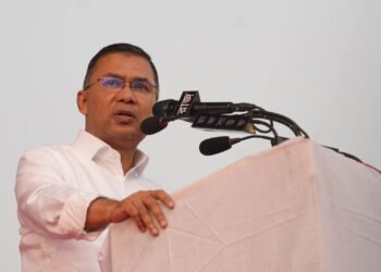 ঢাকা-১৭ আসনে তারেক রহমানের মনোনয়নপত্র জমা