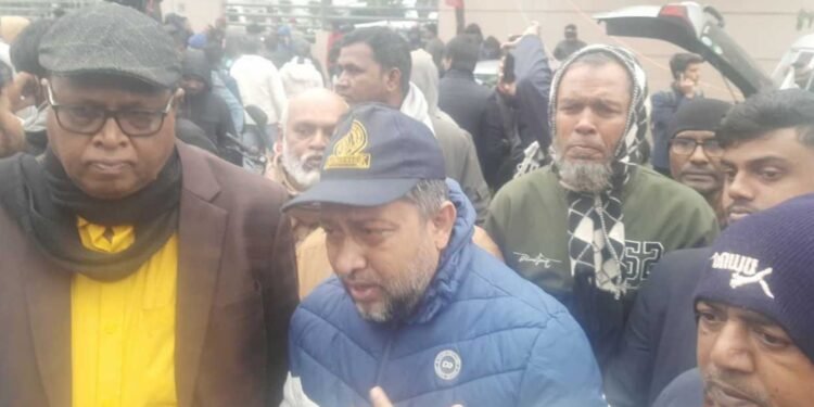 এভারকেয়ারের সামনে নেতাকর্মীদের কান্না আর হাহাকার