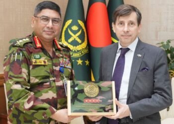 সেনাপ্রধানের সঙ্গে ফরাসি রাষ্ট্রদূতের সাক্ষাৎ, সামরিক সহযোগিতা জোরদারের আলোচনা