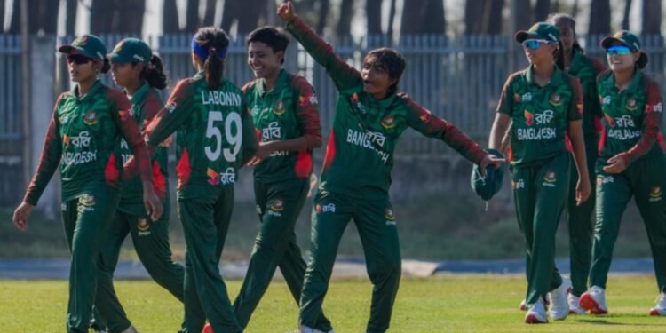 পাকিস্তানকে ৮০ রানে আটকে দিয়ে ৩ উইকেটে জয় বাংলাদেশের মেয়েদের