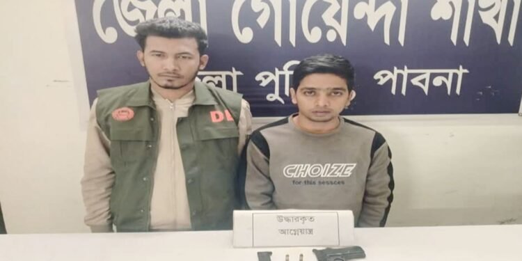 ঈশ্বরদীতে বিএনপি-জামায়াত সংঘর্ষ: ভাইরাল অস্ত্রধারী তুষার থেকে গ্রেপ্তার