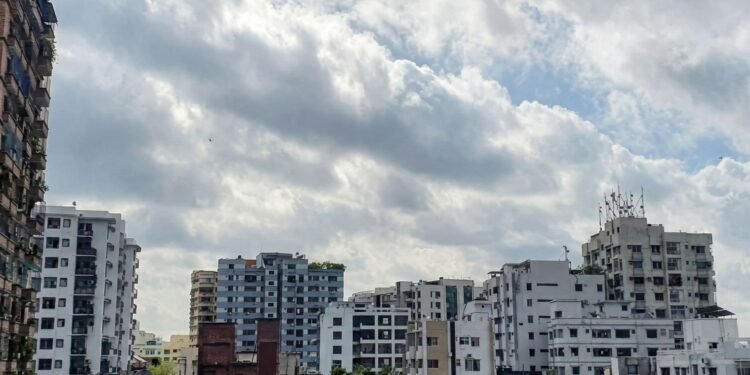 ঢাকায় শীতের আমেজ স্পষ্ট: সর্বনিম্ন তাপমাত্রা নামল ১৮.২ ডিগ্রি সেলসিয়াসে