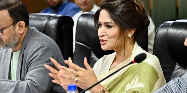 নারী ক্রিকেটারদের সঙ্গে মধ্যাহ্নভোজ ও বৈঠক করলেন নতুন চেয়ারম্যান রুবাবা দৌলা