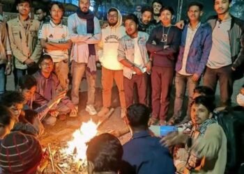 শিক্ষা ভবনের সামনে রাতজাগা কর্মসূচি, আজ আরও জোরদার হচ্ছে আন্দোলন