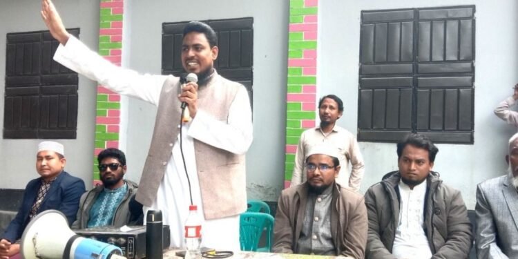 টাকা খেয়ে ভোট দিলে উন্নয়ন ‘খেয়ে ফেলবে’ নেতা: আখতার হোসেন