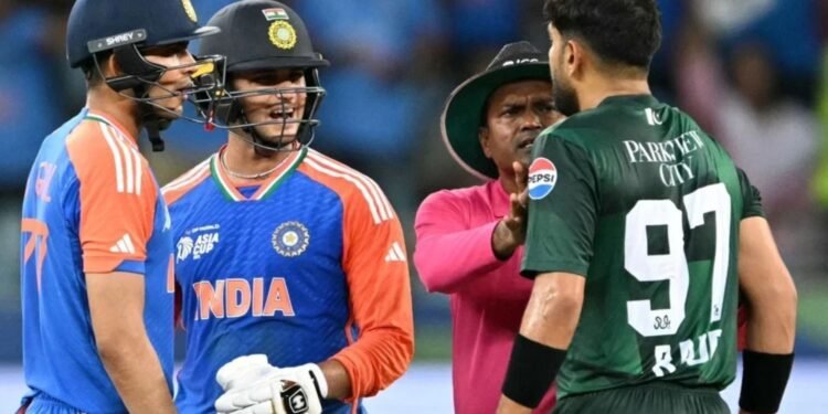 বিশ্বকাপের মুখে ভিসা জটিলতায় পাকিস্তানি বংশোদ্ভূত ক্রিকেটাররা