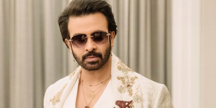 শাকিবের ‘প্রিন্স’: ভিসা জটিলতা কাটিয়ে ঢাকায় শুরু হলো শুটিং