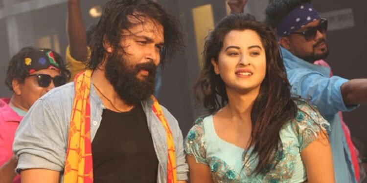 কাট ছাড়াই পুরো গান: বুবলী-আদরের ‘পিনিক’-এ নতুন রেকর্ড