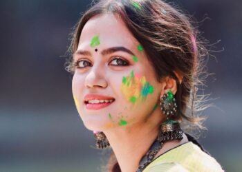 কলকাতায় মদ্যপ চালকের কবলে অভিনেত্রী অহনা