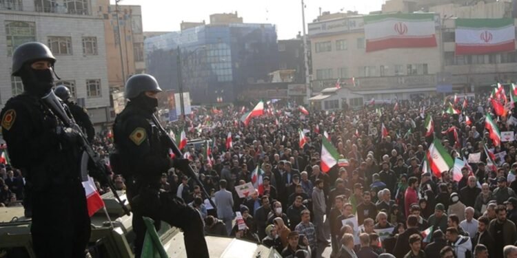 নিজস্ব ‘জাতীয় ইন্টারনেট’ চালু করছে ইরান