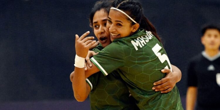 নেপালকে ৩-০ গোলে উড়িয়ে শিরোপার পথে সাবিনারা