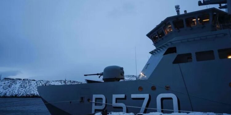 ‘গ্রিনল্যান্ড বিক্রির জন্য নয়’: ট্রাম্পের হুঙ্কার রুখতে প্রস্তুত ডেনমার্ক