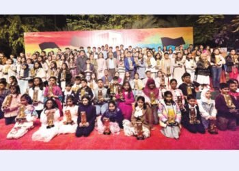 একাত্তর ও জুলাই অভ্যুত্থানকে রং-তুলিতে আঁকল ৬ হাজার শিশু