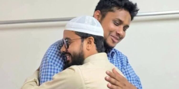 হাসনাতের সমর্থনে প্রার্থিতা প্রত্যাহার করলেন মোফাজ্জল