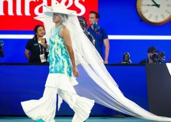 অস্ট্রেলিয়ান ওপেনে ‘জেলিফিশ’ রূপে নাওমি ওসাকা