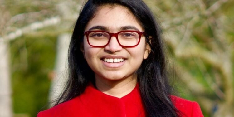 ‘আমি অতিথি পাখি নই, ঘরের মেয়ে’: গুলশানের সমান সেবার দাবি তাসনিম জারার