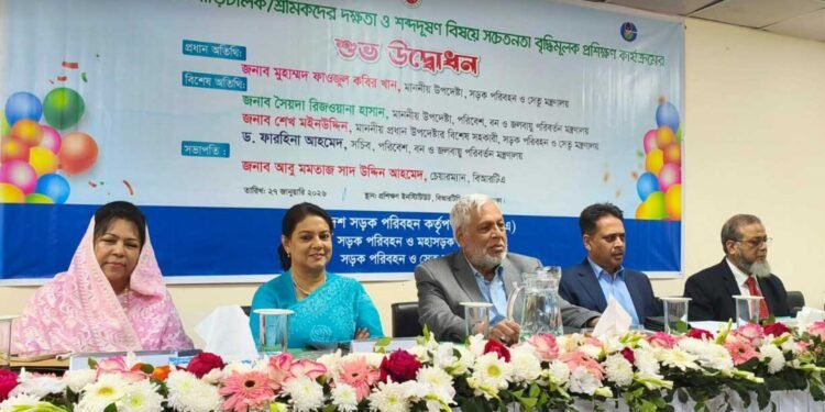 ৫৪ বছর পরও ফিটনেস নেই: সরকারি বাসের দূষণ নিয়ে পরিবেশ উপদেষ্টার ক্ষোভ