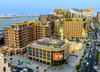 দুবাইয়ে তৈরি হচ্ছে বিশ্বের প্রথম ‘স্বর্ণের রাস্তা’