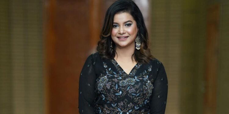 ৮ দিন ধরে নির্বাক শবনম ফারিয়া
