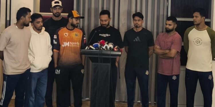 সংবাদ সম্মেলন ডেকেছে কোয়াব, শঙ্কায় বিপিএল