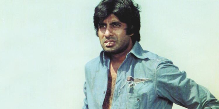 নিজেকে বদলাতে গিয়ে ক্লান্ত অমিতাভ
